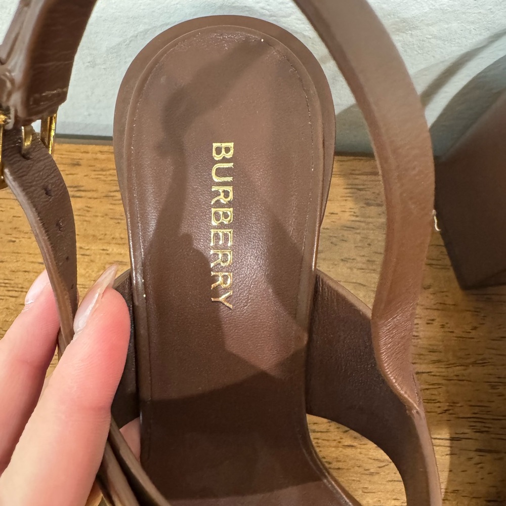 Burberry Virginia 65MM Logo Leather Sandals size 38 - Picture 3 of 8